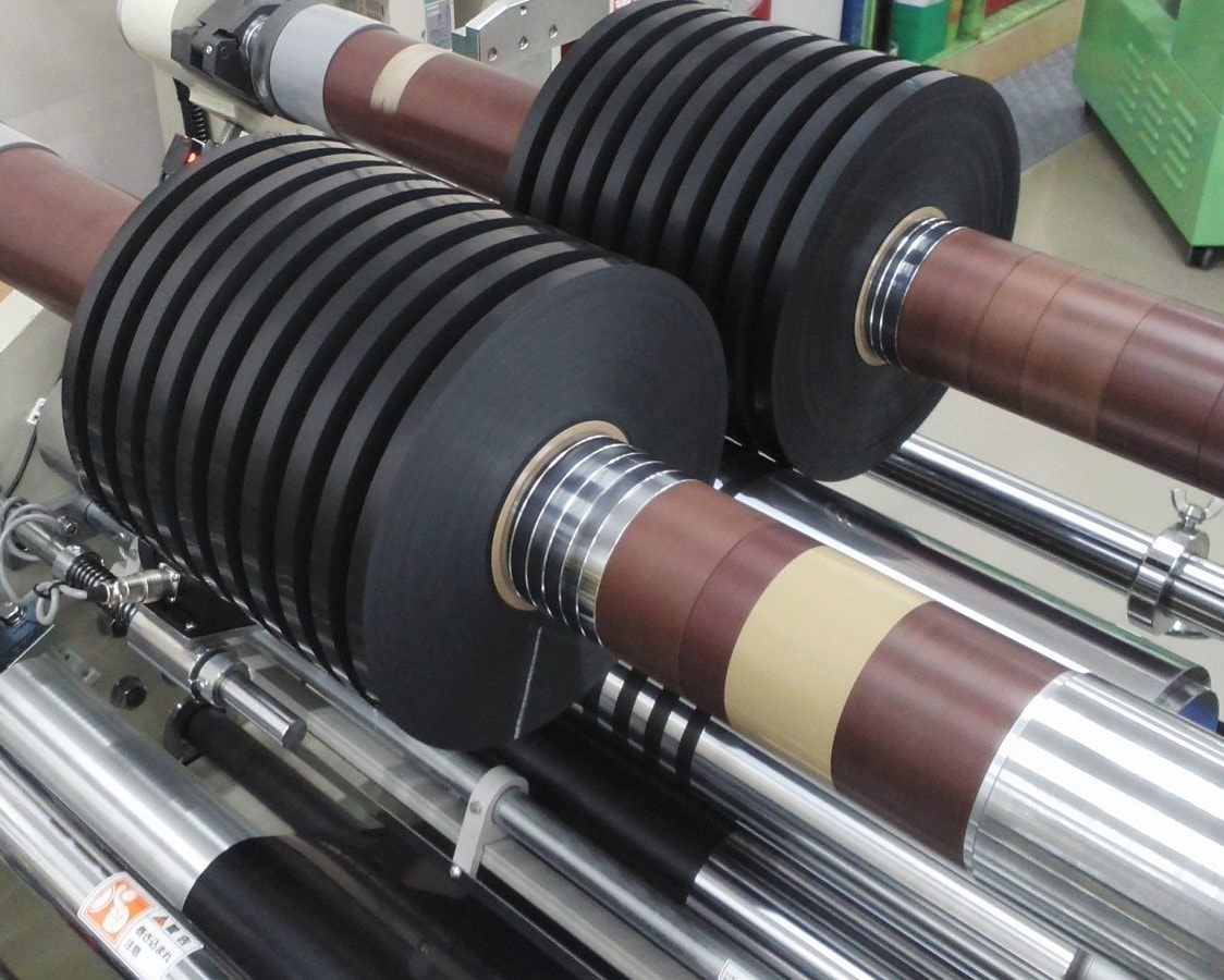 イトウ六ホールディングス株式会社｜スリッター小型機